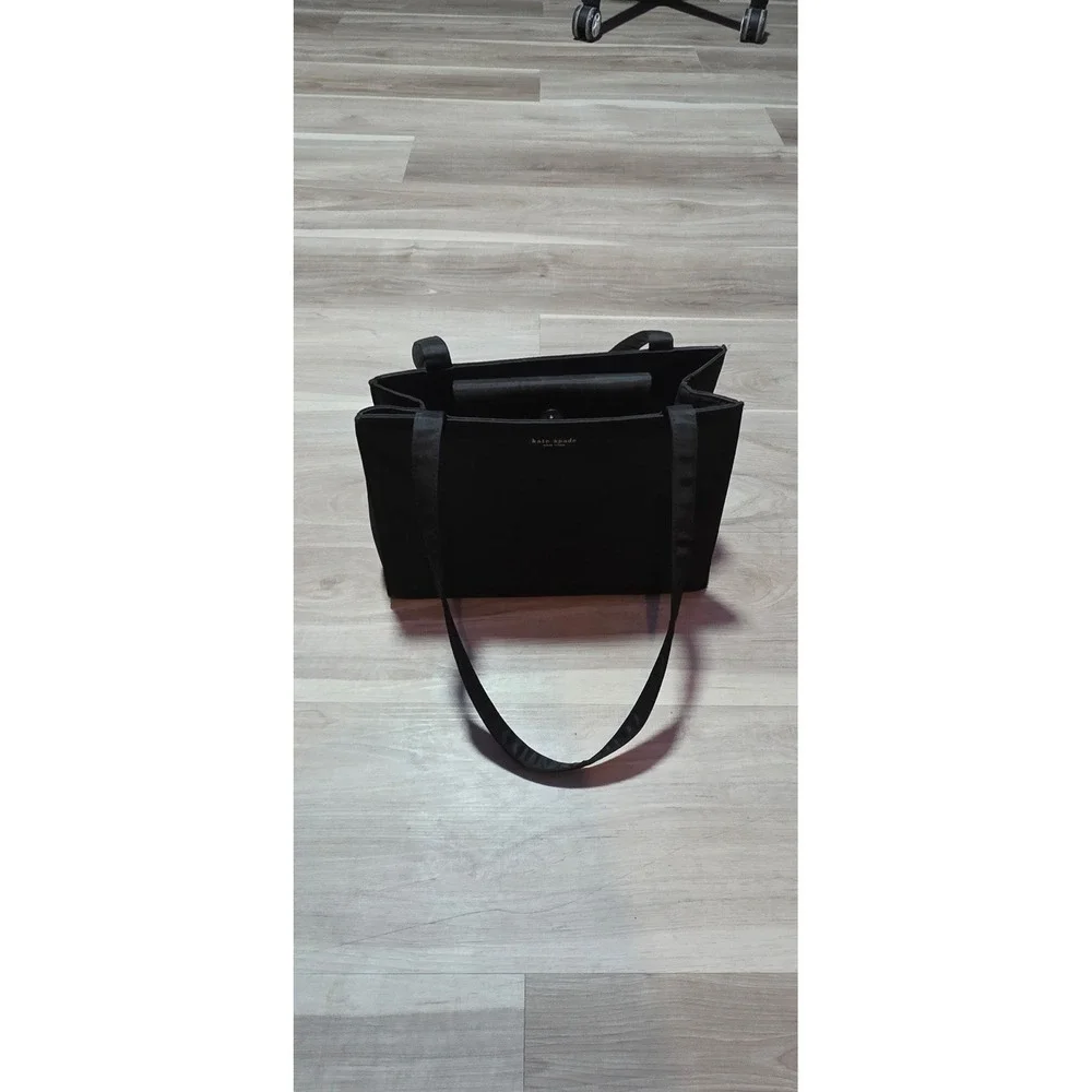 Kate Spade New York‎ Black Shoulder Bag Logo Accent Inner Pockets Matching Pouch